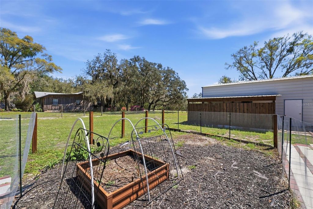 Image 44 of property listing at 515 S COVELAKE TERRACE, Inverness, FL 34450