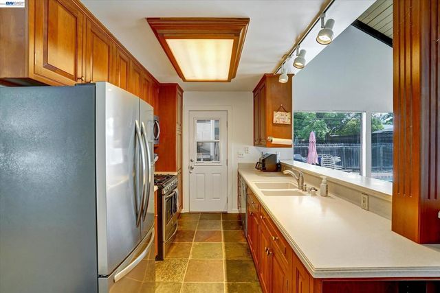 1463 Wilton Rd, Livermore, CA 94551