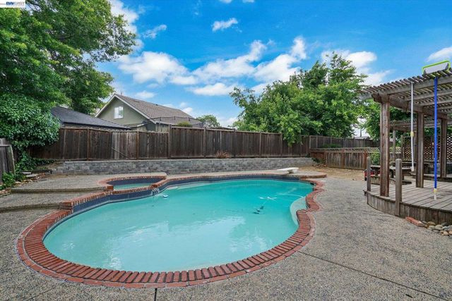 1463 Wilton Rd, Livermore, CA 94551