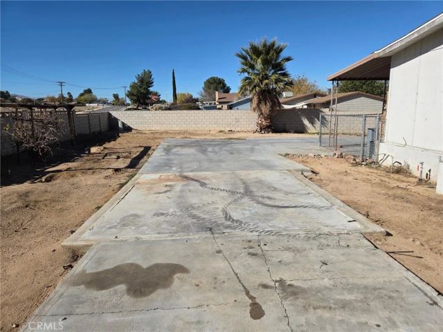 16251 WIMBLETON Drive, Victorville, CA 92395