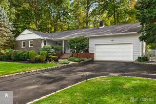 25 Willow Lane, Englishtown, NJ 07726