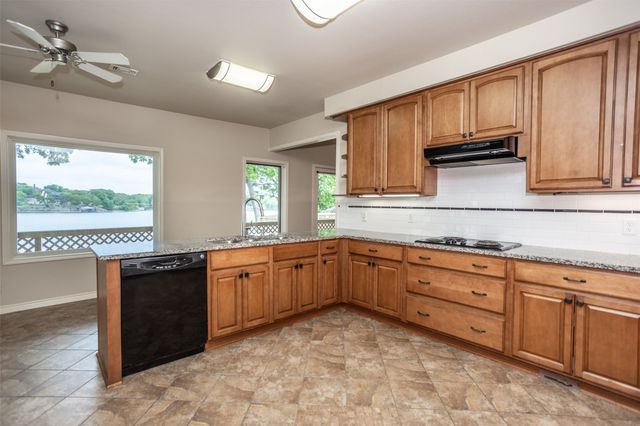 94 Arend Drive, Gainesville, TX 76240