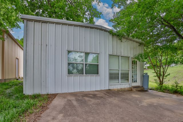 94 Arend Drive, Gainesville, TX 76240