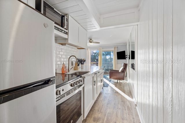 4 N Forest Beach Dr Apt 127, Hilton Head Island, SC 29928