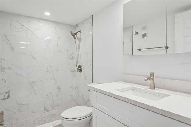 7405 BAY ISLAND DRIVE S 123, South Pasadena, FL 33707