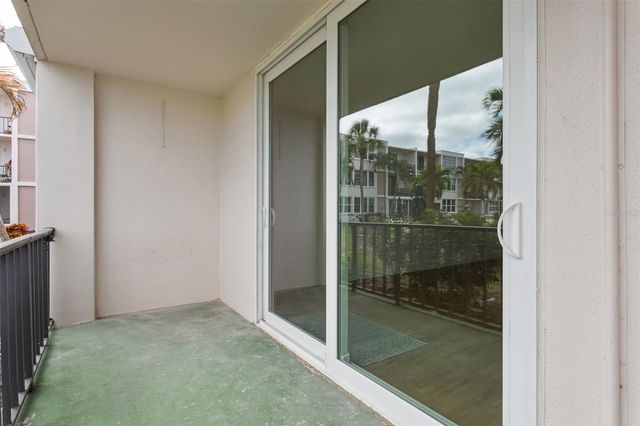 7405 BAY ISLAND DRIVE S 123, South Pasadena, FL 33707