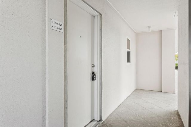 7405 BAY ISLAND DRIVE S 123, South Pasadena, FL 33707