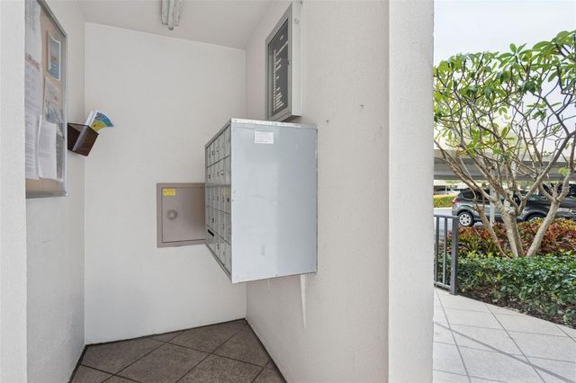 7405 BAY ISLAND DRIVE S 123, South Pasadena, FL 33707