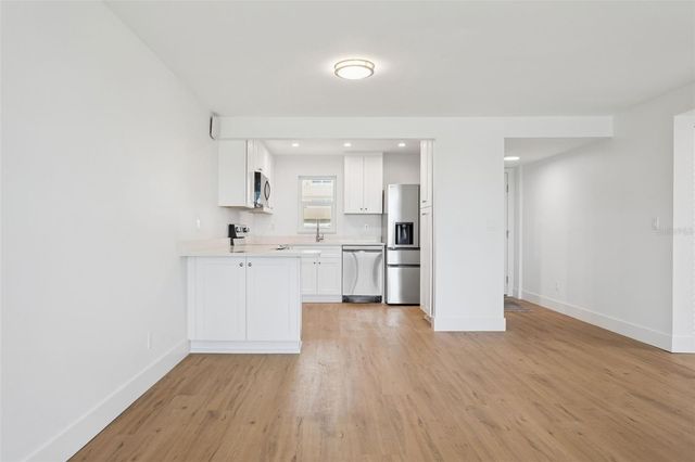 7405 BAY ISLAND DRIVE S 123, South Pasadena, FL 33707