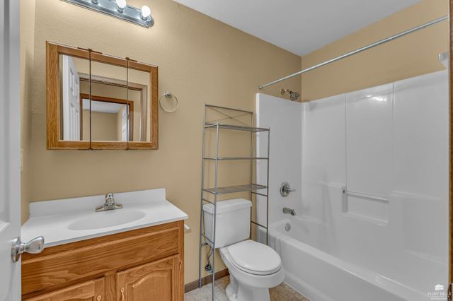 3002 Brookville Drive, Manhattan, KS 66502