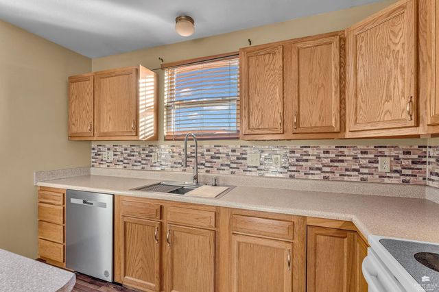 3002 Brookville Drive, Manhattan, KS 66502