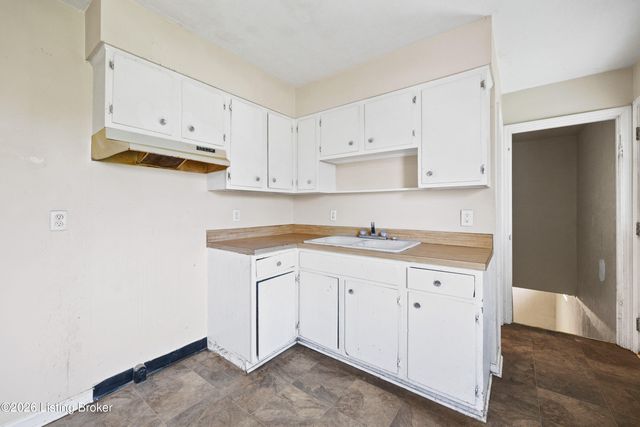 2507 Lamborne Blvd, Louisville, KY 40272