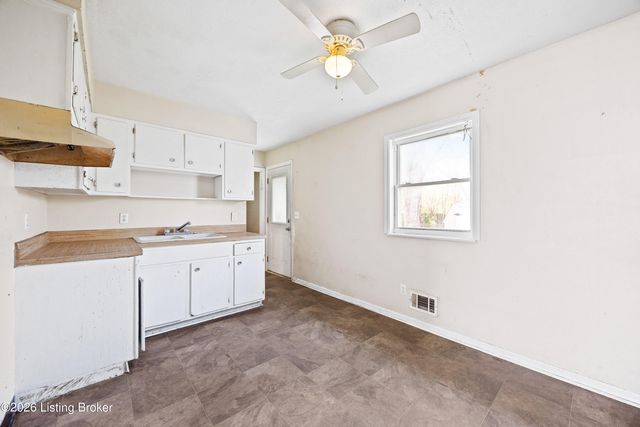 2507 Lamborne Blvd, Louisville, KY 40272