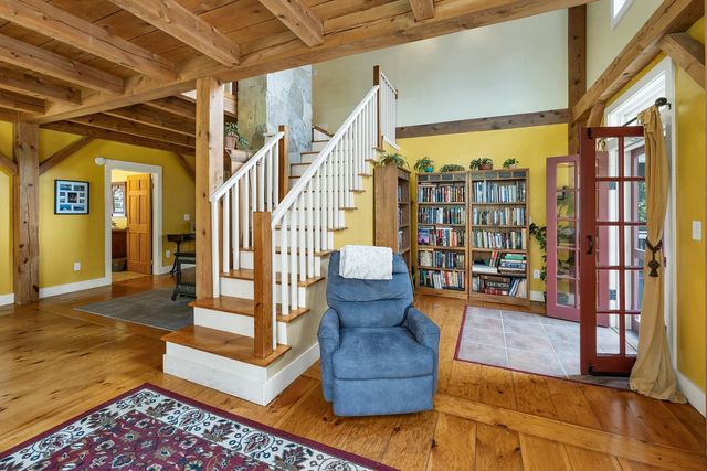 323 Governor Wentworth Highway, Tuftonboro, NH 03853