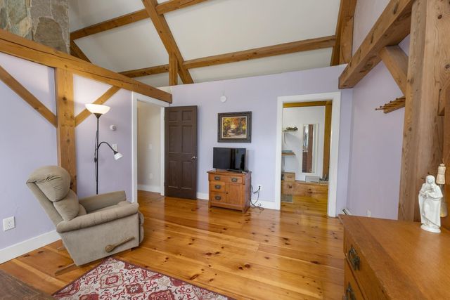 323 Governor Wentworth Highway, Tuftonboro, NH 03853