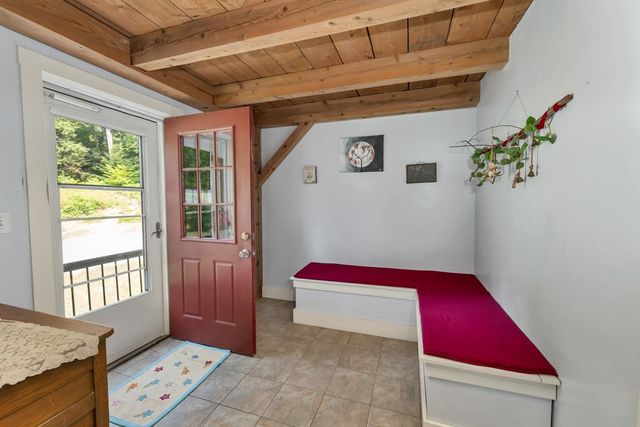 323 Governor Wentworth Highway, Tuftonboro, NH 03853