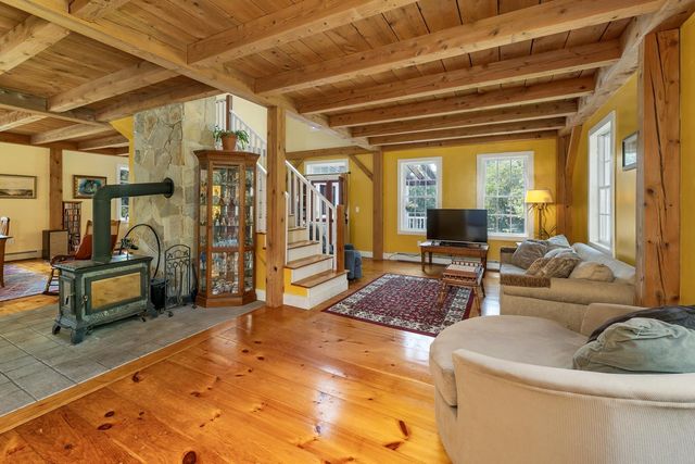 323 Governor Wentworth Highway, Tuftonboro, NH 03853