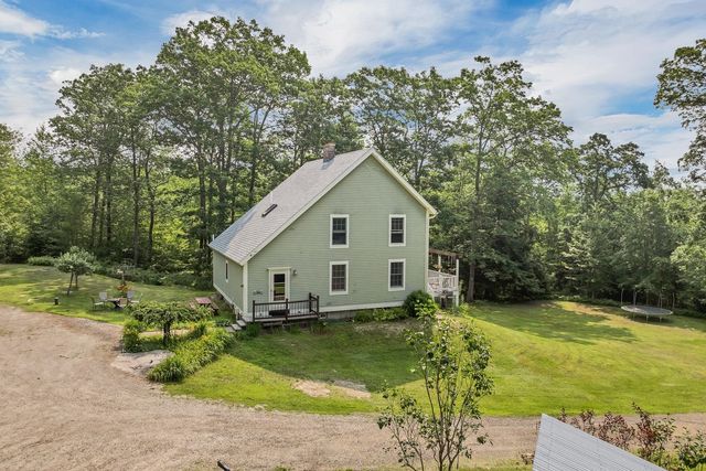 323 Governor Wentworth Highway, Tuftonboro, NH 03853