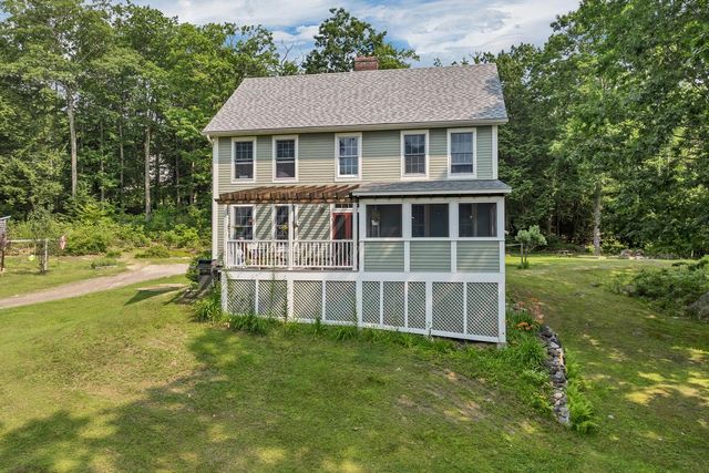 323 Governor Wentworth Highway, Tuftonboro, NH 03853
