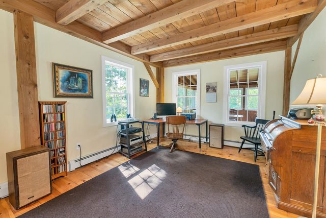 323 Governor Wentworth Highway, Tuftonboro, NH 03853