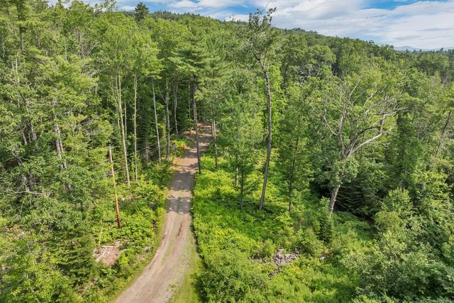 323 Governor Wentworth Highway, Tuftonboro, NH 03853