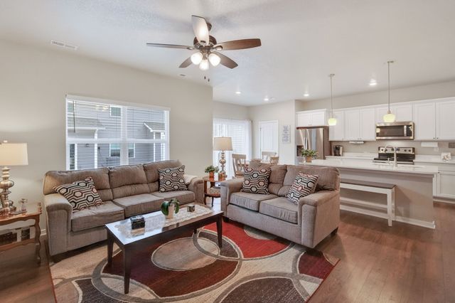 3318 NW Linwood Lane, Ankeny, IA 50023