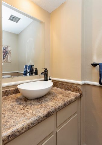 4501 Aurora Avenue, Des Moines, IA 50310