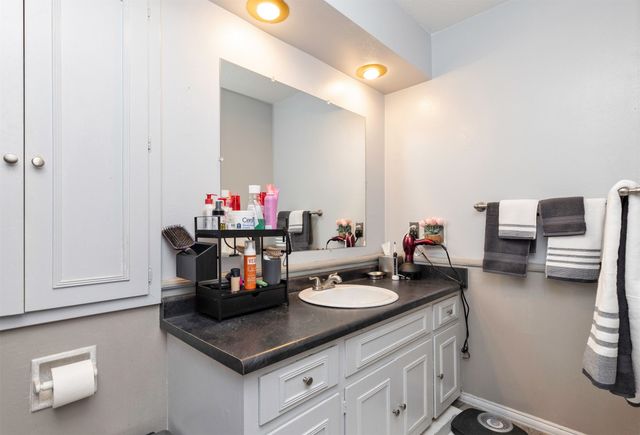 4501 Aurora Avenue, Des Moines, IA 50310