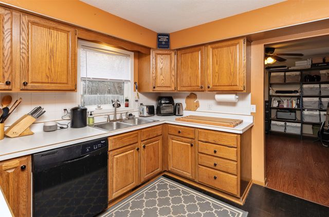 4501 Aurora Avenue, Des Moines, IA 50310