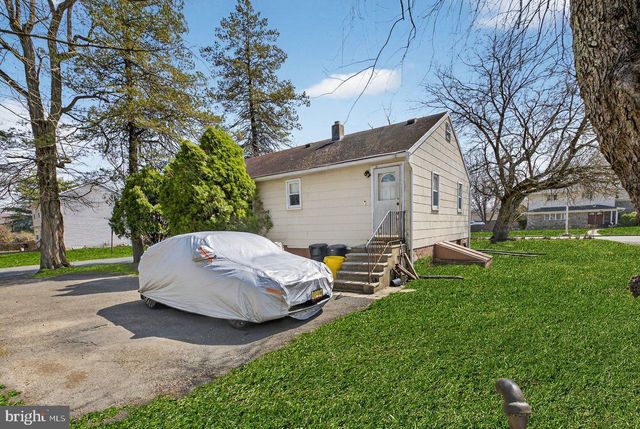 104 KING AVE, Ewing, NJ 08638