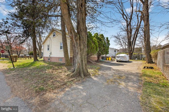 104 KING AVE, Ewing, NJ 08638