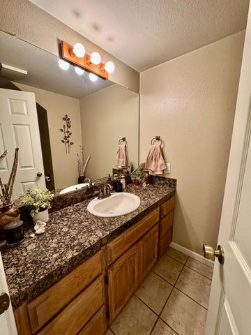 2304 Ridderkerk Cir, Modesto, CA 95356