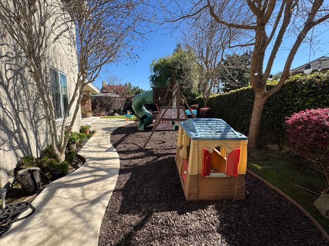 2304 Ridderkerk Cir, Modesto, CA 95356