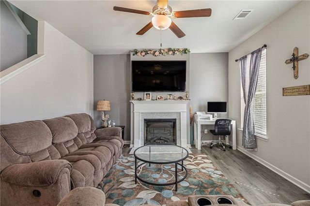 105 Mcentyre Court, Calhoun, GA 30701