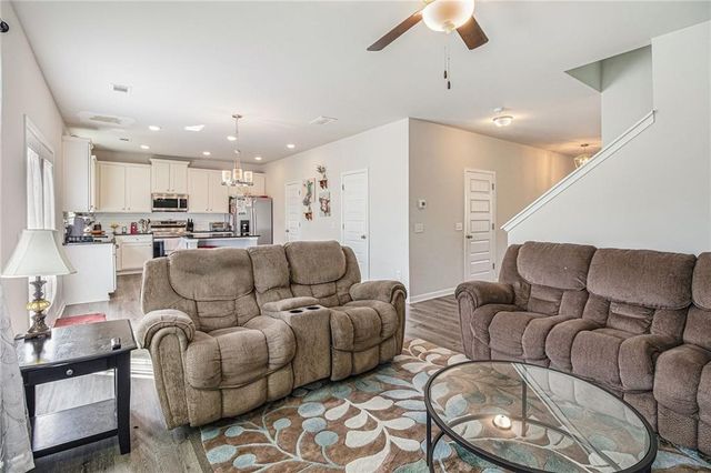 105 Mcentyre Court, Calhoun, GA 30701