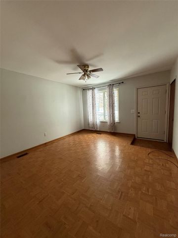 8030 Jewett Avenue, Warren, MI 48089