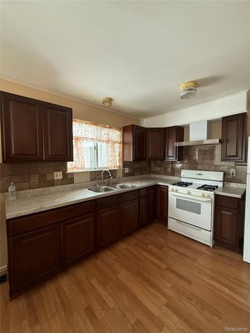 8030 Jewett Avenue, Warren, MI 48089