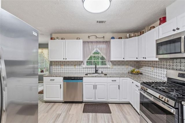 232 CLARKDELL Drive, Stockbridge, GA 30281