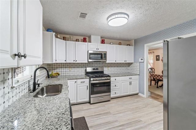 232 CLARKDELL Drive, Stockbridge, GA 30281