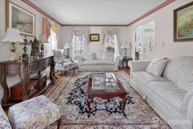 25 Kinglet Drive N, Plainsboro, NJ 08512