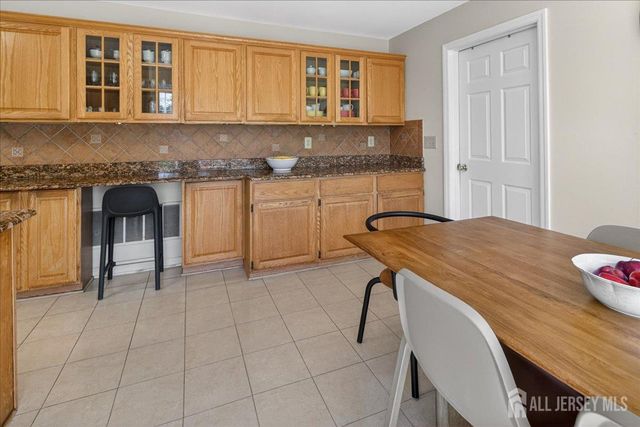 25 Kinglet Drive N, Plainsboro, NJ 08512