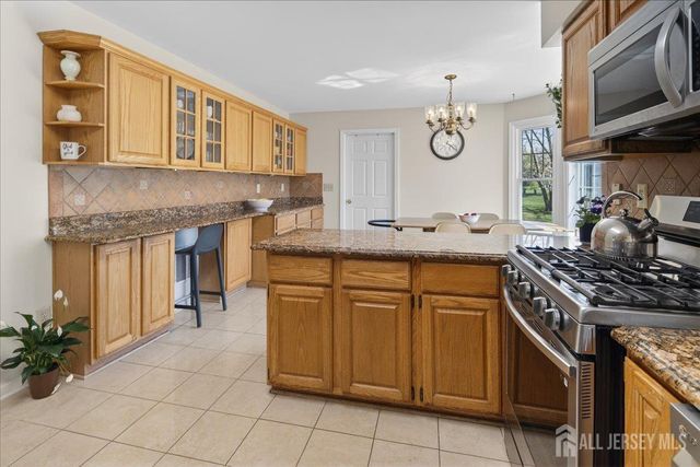 25 Kinglet Drive N, Plainsboro, NJ 08512