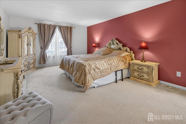 25 Kinglet Drive N, Plainsboro, NJ 08512