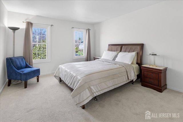 25 Kinglet Drive N, Plainsboro, NJ 08512