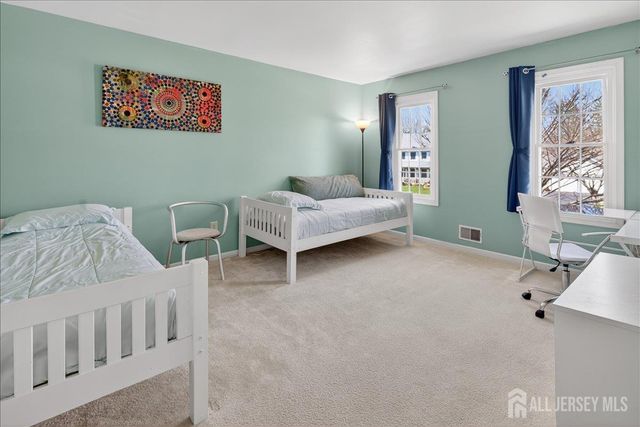 25 Kinglet Drive N, Plainsboro, NJ 08512