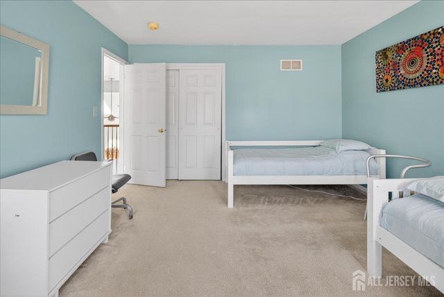 25 Kinglet Drive N, Plainsboro, NJ 08512