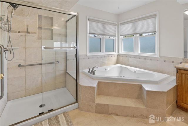 25 Kinglet Drive N, Plainsboro, NJ 08512