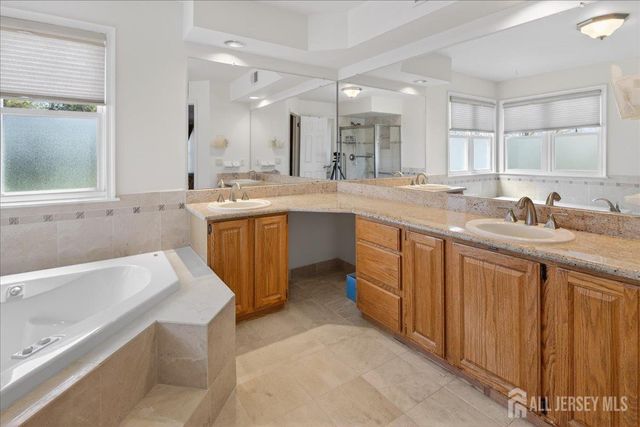 25 Kinglet Drive N, Plainsboro, NJ 08512