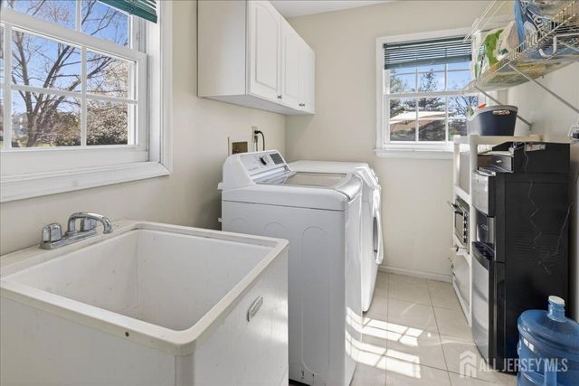 25 Kinglet Drive N, Plainsboro, NJ 08512