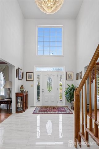 25 Kinglet Drive N, Plainsboro, NJ 08512